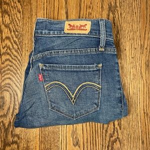 Levi’s Low-Rise Light Blue Skinny Jeans